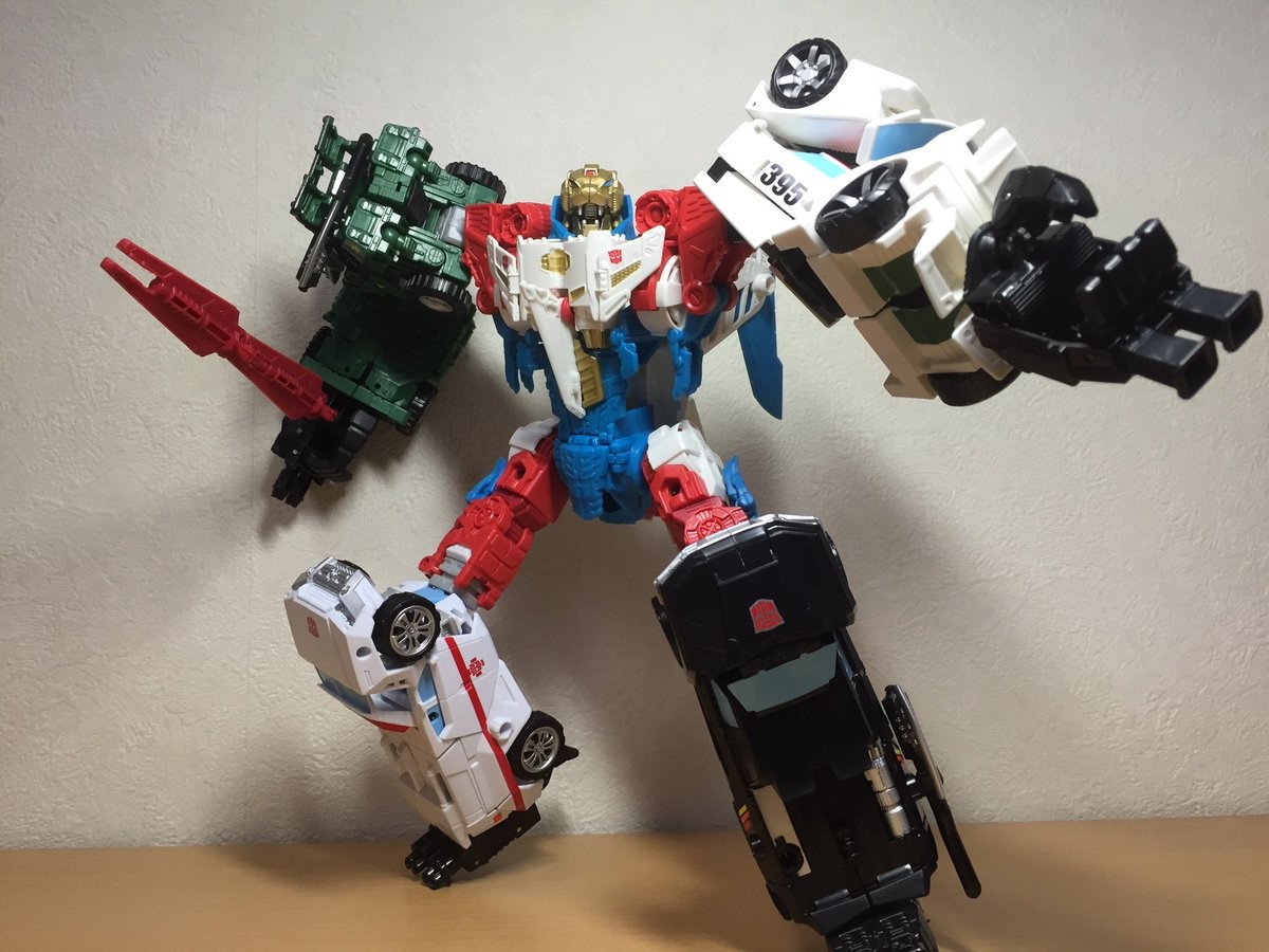 Transformers News: More In Hand and Comparison Images of Takara Unite Warriors UW-EX Lynx Master Transformers News: More In Hand and Comparison Images of Takara Unite Warriors UW-EX Lynx Master