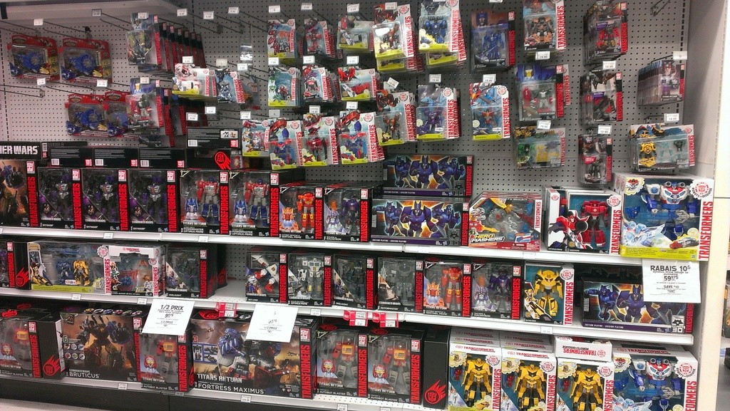 Transformers News: Massive Holiday Restock Happening at Toysrus Canada with Titans Return Wave 2 + Latest RID Toys Transformers News: Massive Holiday Restock Happening at Toysrus Canada with Titans Return Wave 2 + Latest RID Toys