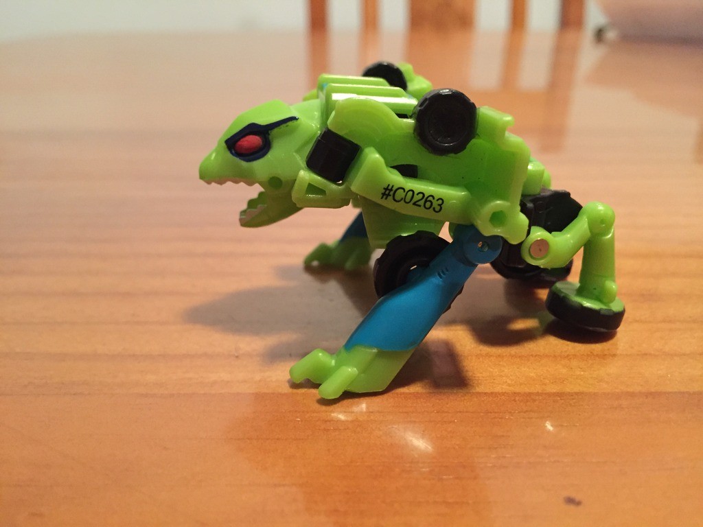 Transformers News: Pictorial Reviews of New Legion Starscream and Springload from Robots in Disguise