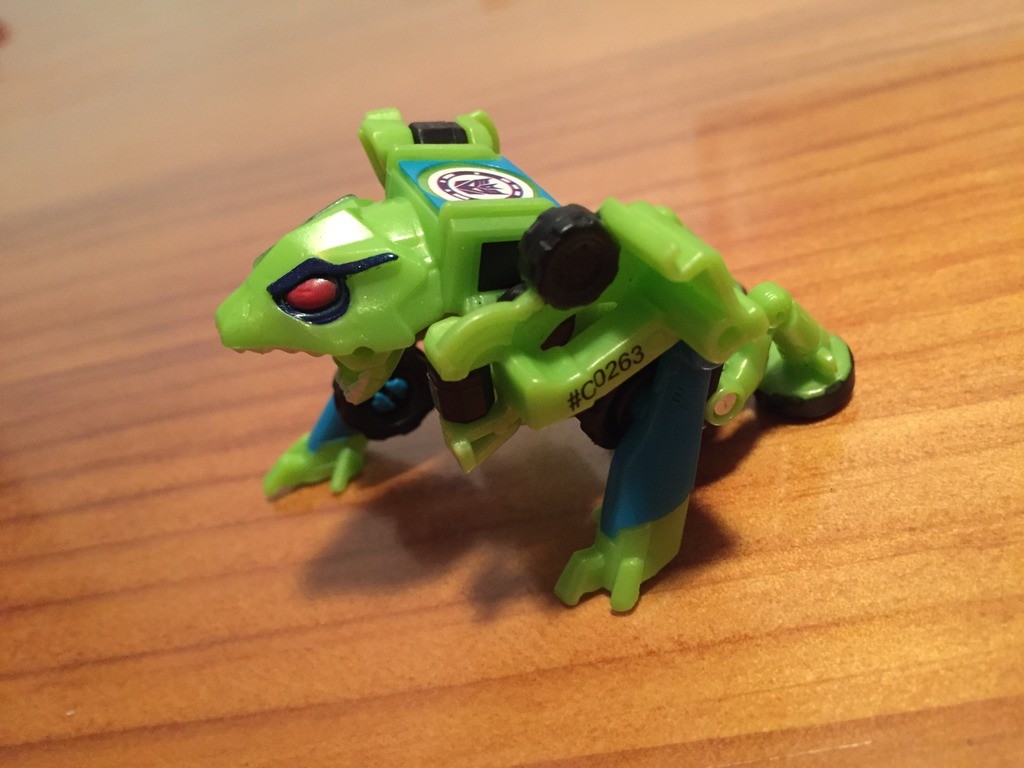 Transformers News: Pictorial Reviews of New Legion Starscream and Springload from Robots in Disguise