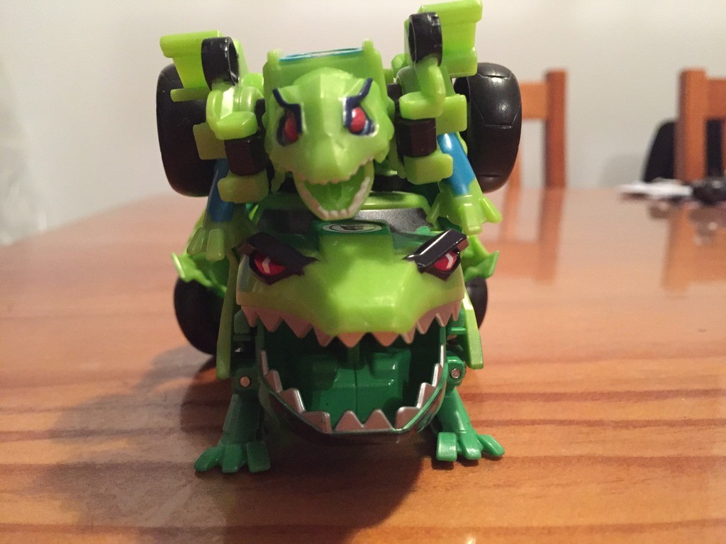 Transformers News: Pictorial Reviews of New Legion Starscream and Springload from Robots in Disguise
