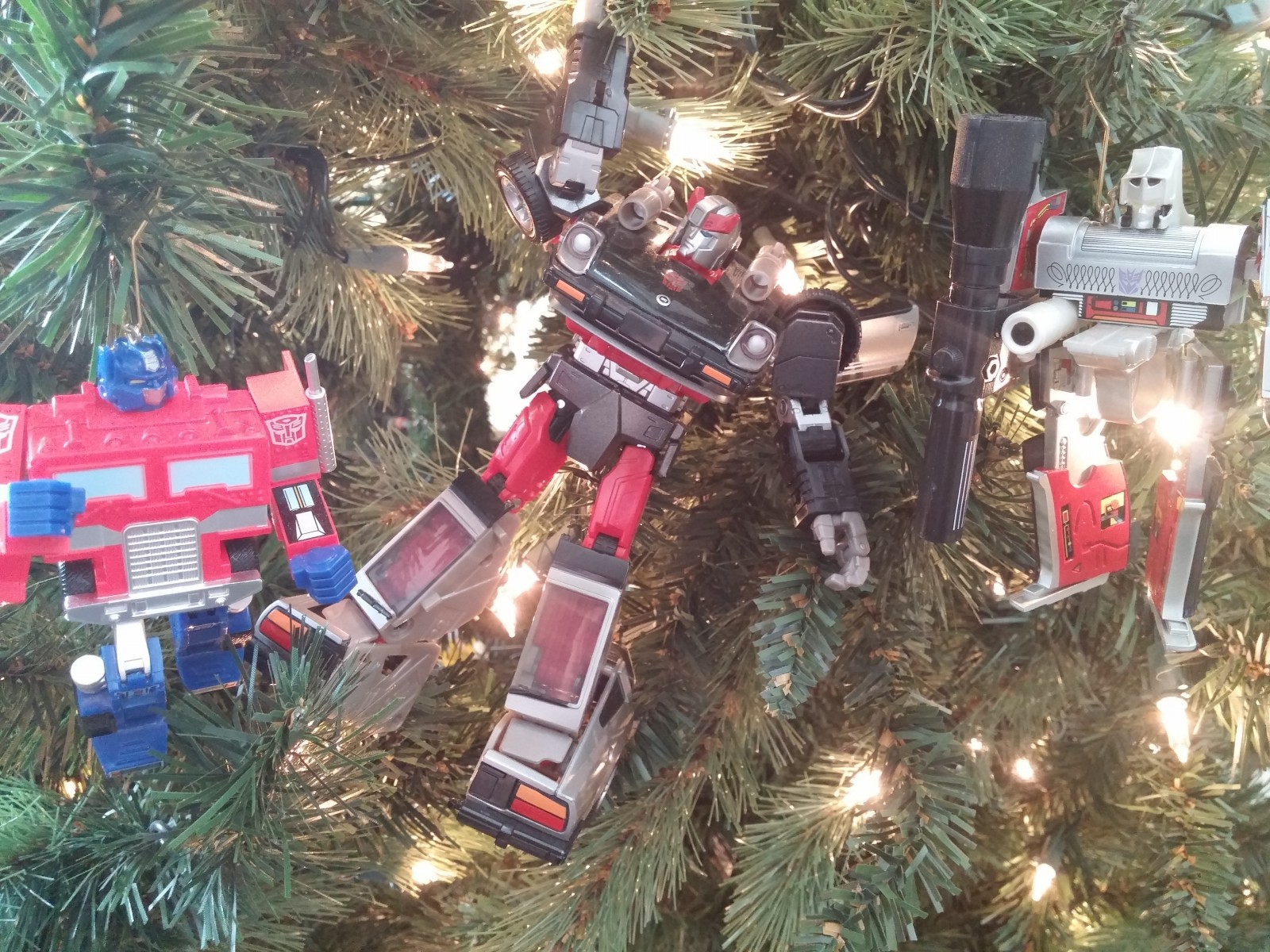 Transformers News: Re: Twenty-five Days Of Transformersmas: A Holiday Photo Challenge!