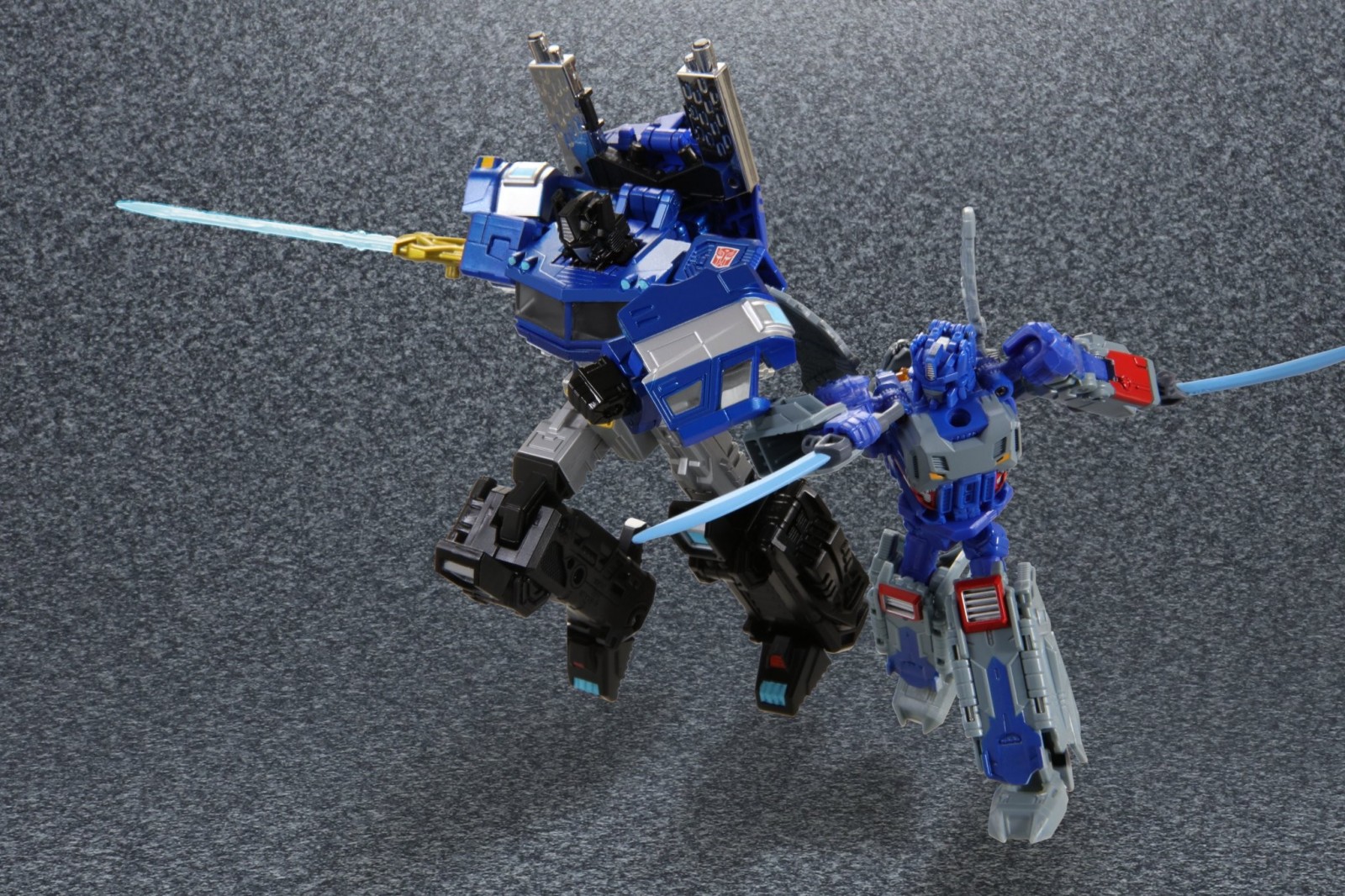 Transformers News: More Images of e-HOBBY Magna Convoy Exclusive