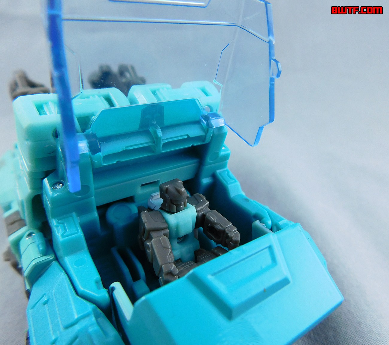 Transformers News: In-Hand Images of Transformers Titans Return Kup with Flintlock