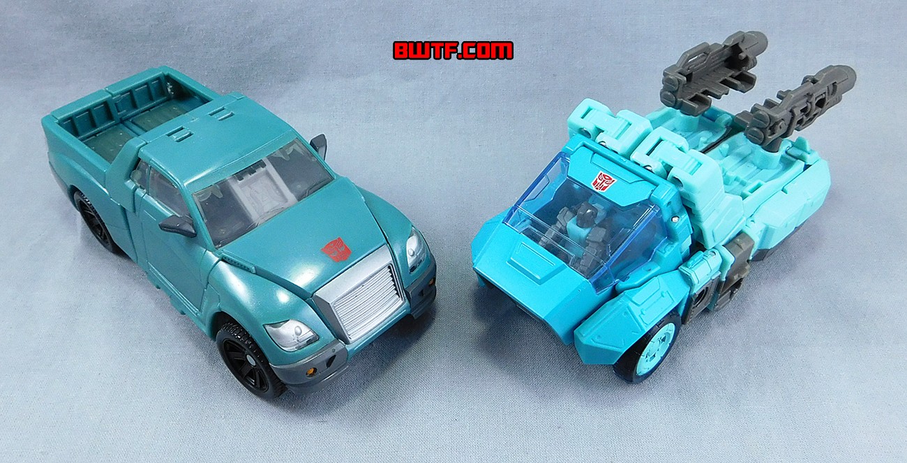 Transformers News: In-Hand Images of Transformers Titans Return Kup with Flintlock