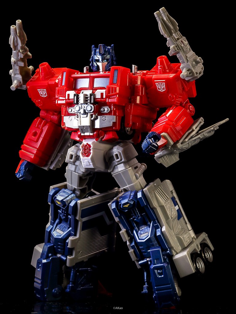 Transformers News: In-Hand Images of Takara Tomy Transformers Legends LG-35 Super Ginrai