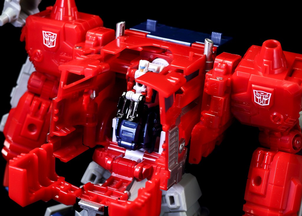 Transformers News: In-Hand Images of Takara Tomy Transformers Legends LG-35 Super Ginrai