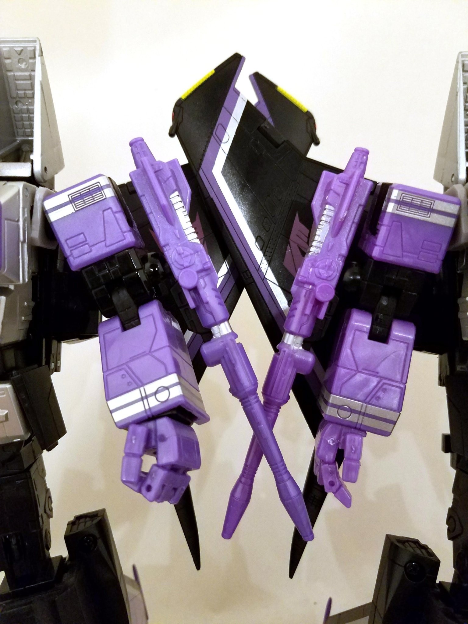 Transformers News: Differences Between Takara and Hasbro MP11 SW Masterpiece Skywarp