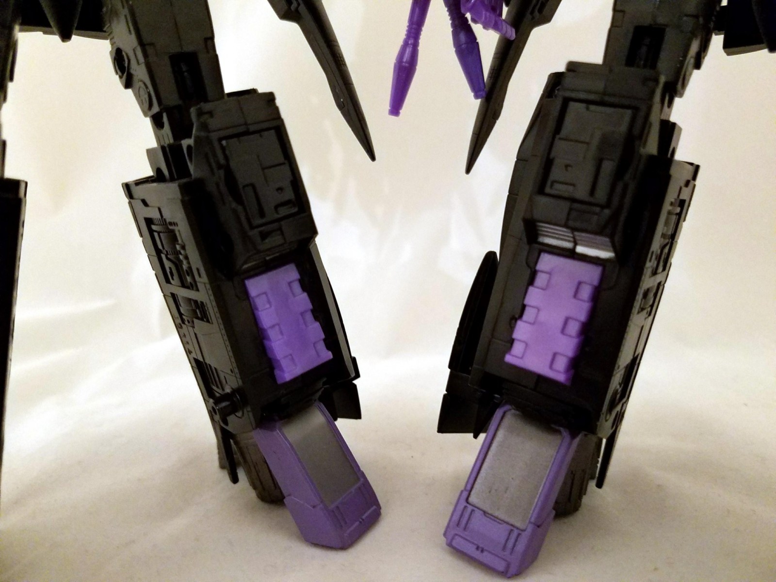 Transformers News: Differences Between Takara and Hasbro MP11 SW Masterpiece Skywarp