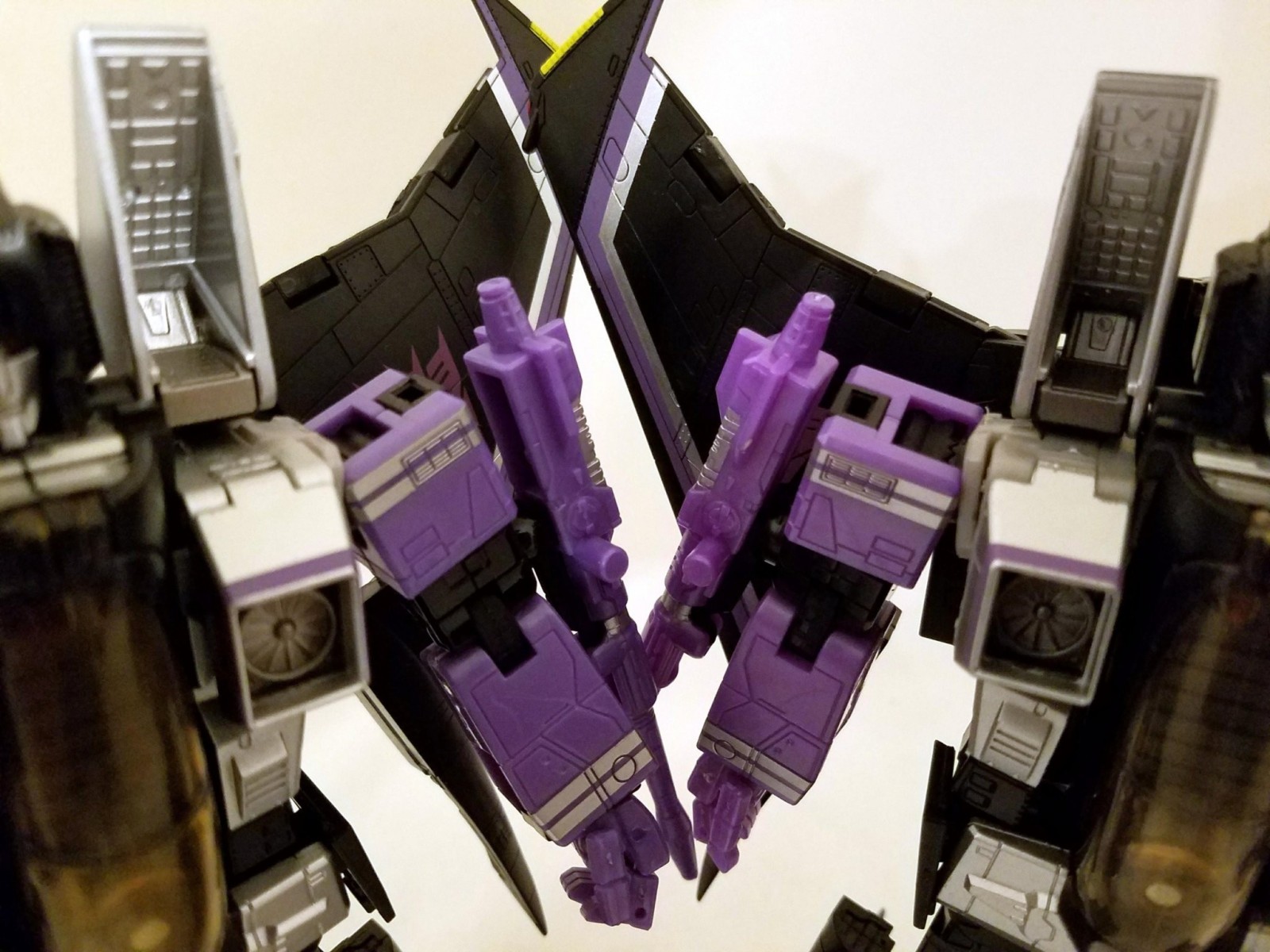 Transformers News: Differences Between Takara and Hasbro MP11 SW Masterpiece Skywarp