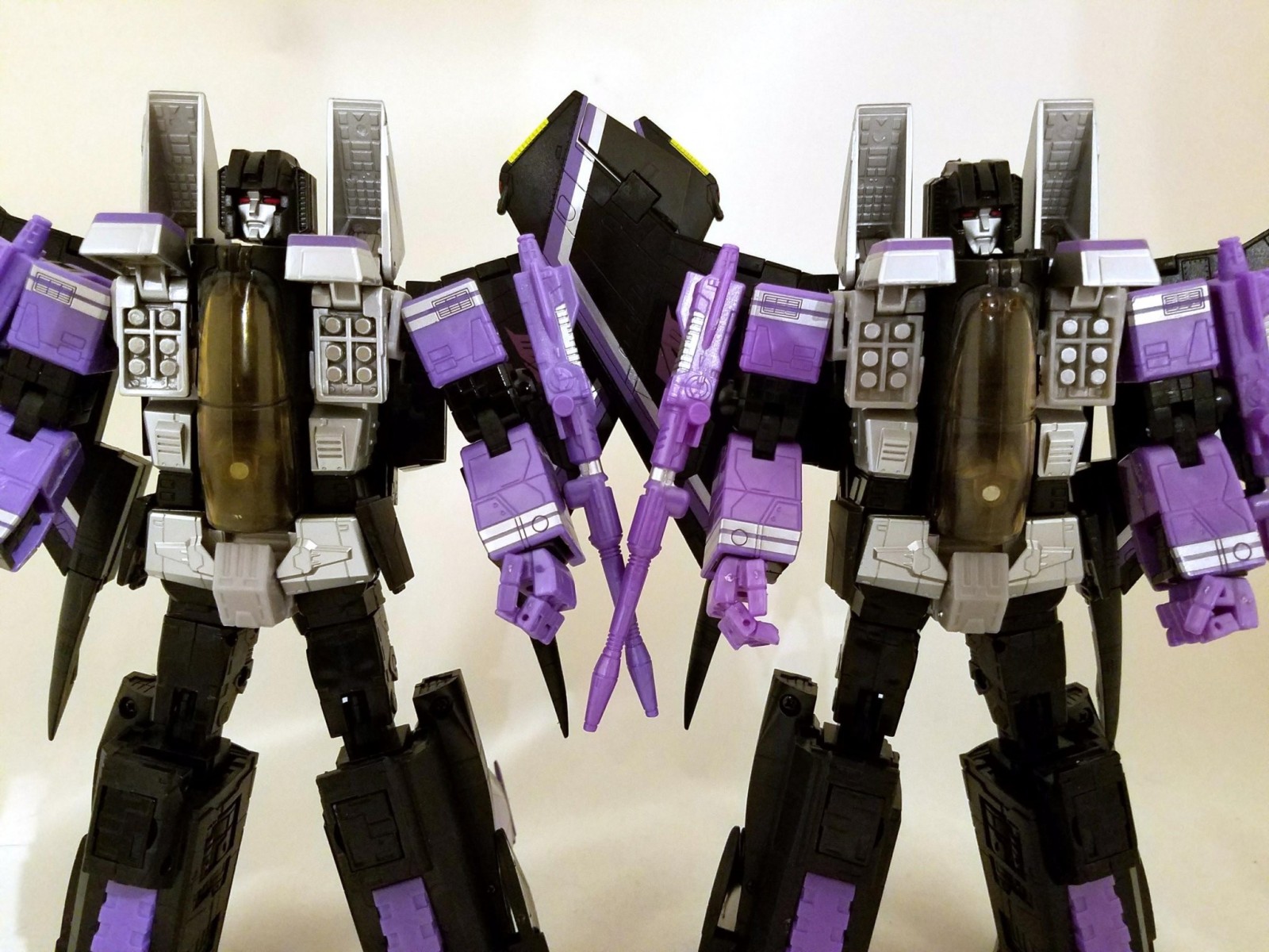 Transformers News: Differences Between Takara and Hasbro MP11 SW Masterpiece Skywarp