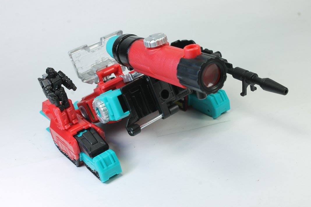 Transformers News: New In Hand Photos of Titans Return Krok, Topspin, Quake, Roadburn and More Transformers News: New In Hand Photos of Titans Return Krok, Topspin, Quake, Roadburn and More
