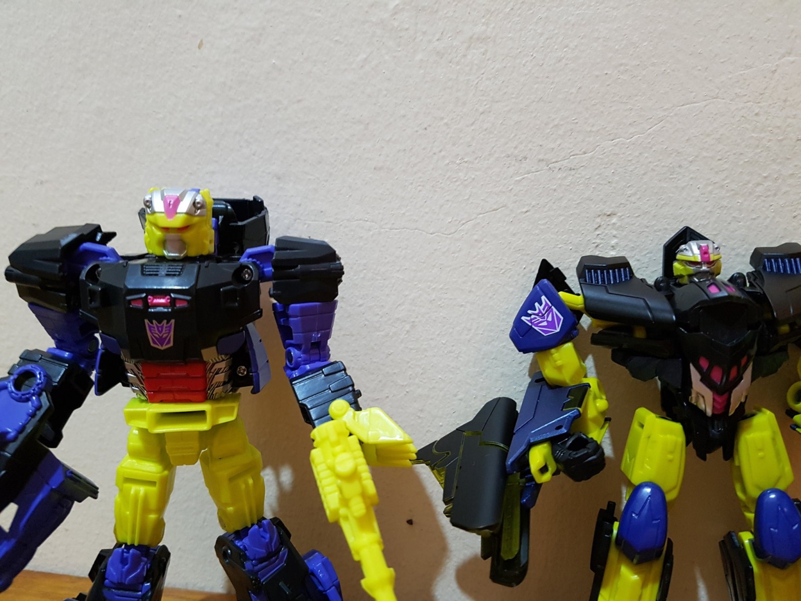 Transformers News: New In Hand Photos of Titans Return Krok, Topspin, Quake, Roadburn and More Transformers News: New In Hand Photos of Titans Return Krok, Topspin, Quake, Roadburn and More