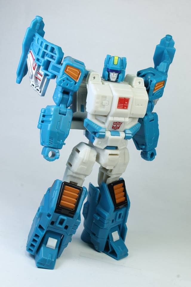 Transformers News: New In Hand Photos of Titans Return Krok, Topspin, Quake, Roadburn and More Transformers News: New In Hand Photos of Titans Return Krok, Topspin, Quake, Roadburn and More