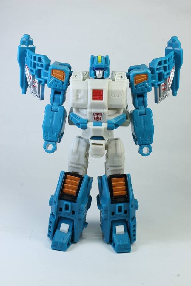 Transformers News: New In Hand Photos of Titans Return Krok, Topspin, Quake, Roadburn and More Transformers News: New In Hand Photos of Titans Return Krok, Topspin, Quake, Roadburn and More