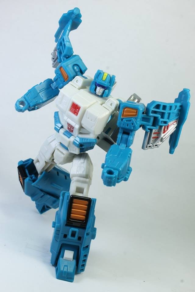 Transformers News: New In Hand Photos of Titans Return Krok, Topspin, Quake, Roadburn and More Transformers News: New In Hand Photos of Titans Return Krok, Topspin, Quake, Roadburn and More