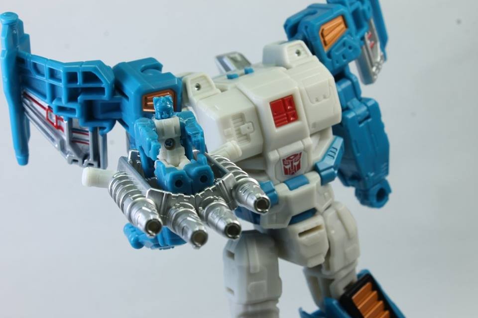 Transformers News: New In Hand Photos of Titans Return Krok, Topspin, Quake, Roadburn and More Transformers News: New In Hand Photos of Titans Return Krok, Topspin, Quake, Roadburn and More