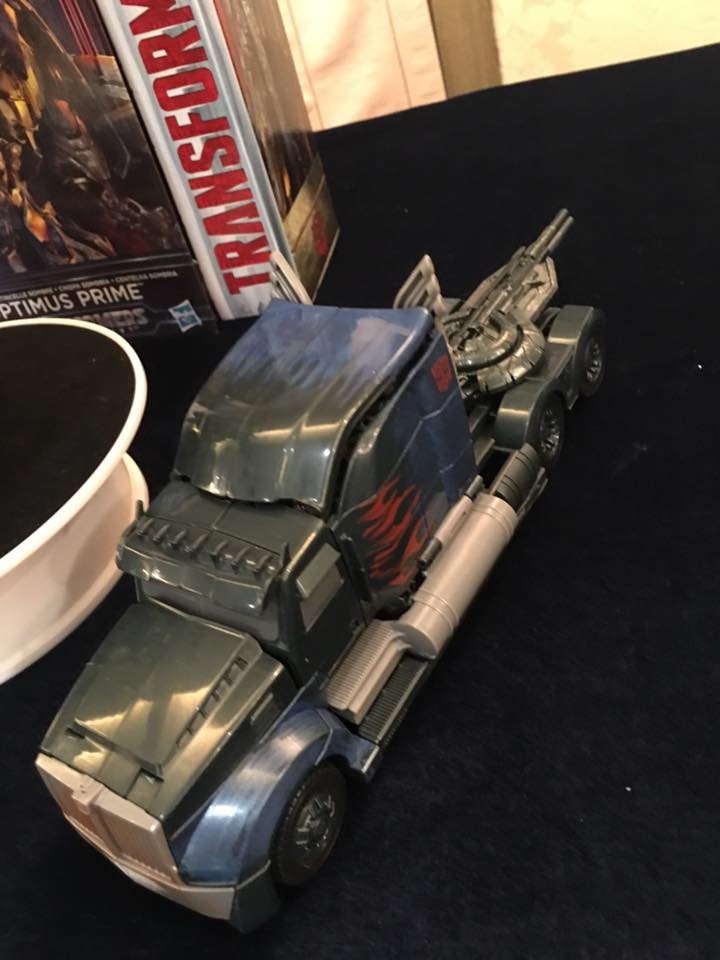 Transformers News: Leader Class Transformers: The Last Knight Shadow Spark Optimus Prime and Bumblebee Masterpiece