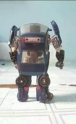 Transformers News: First Images of Transformers: The Last Knight Deluxe Barricade