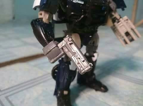 Transformers News: First Images of Transformers: The Last Knight Deluxe Barricade