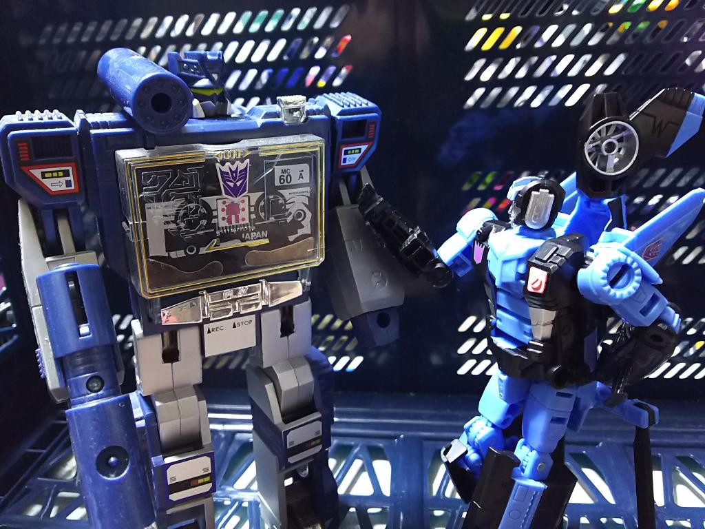Transformers News: More In Hand Images of Takara Unite Warriors Megatronia with Closeups, Box and Chest Options
