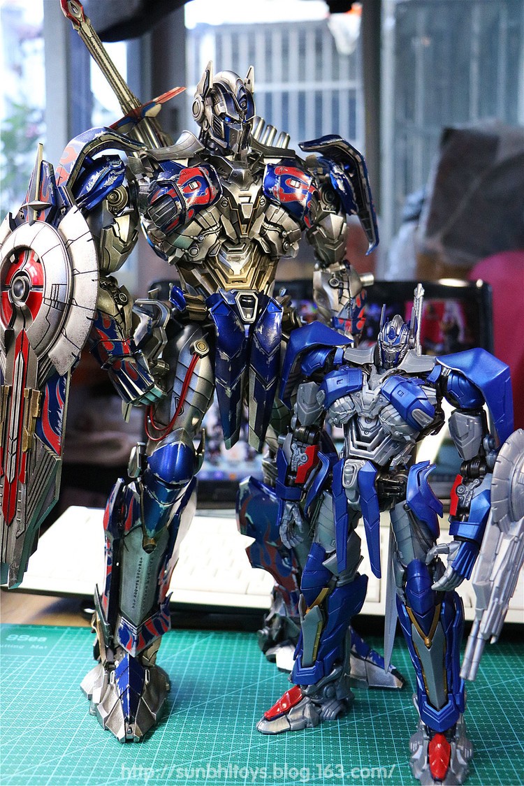 Transformers News: In-Hand Photos of Comicave AoE Optimus Prime Transformers News: In-Hand Photos of Comicave AoE Optimus Prime