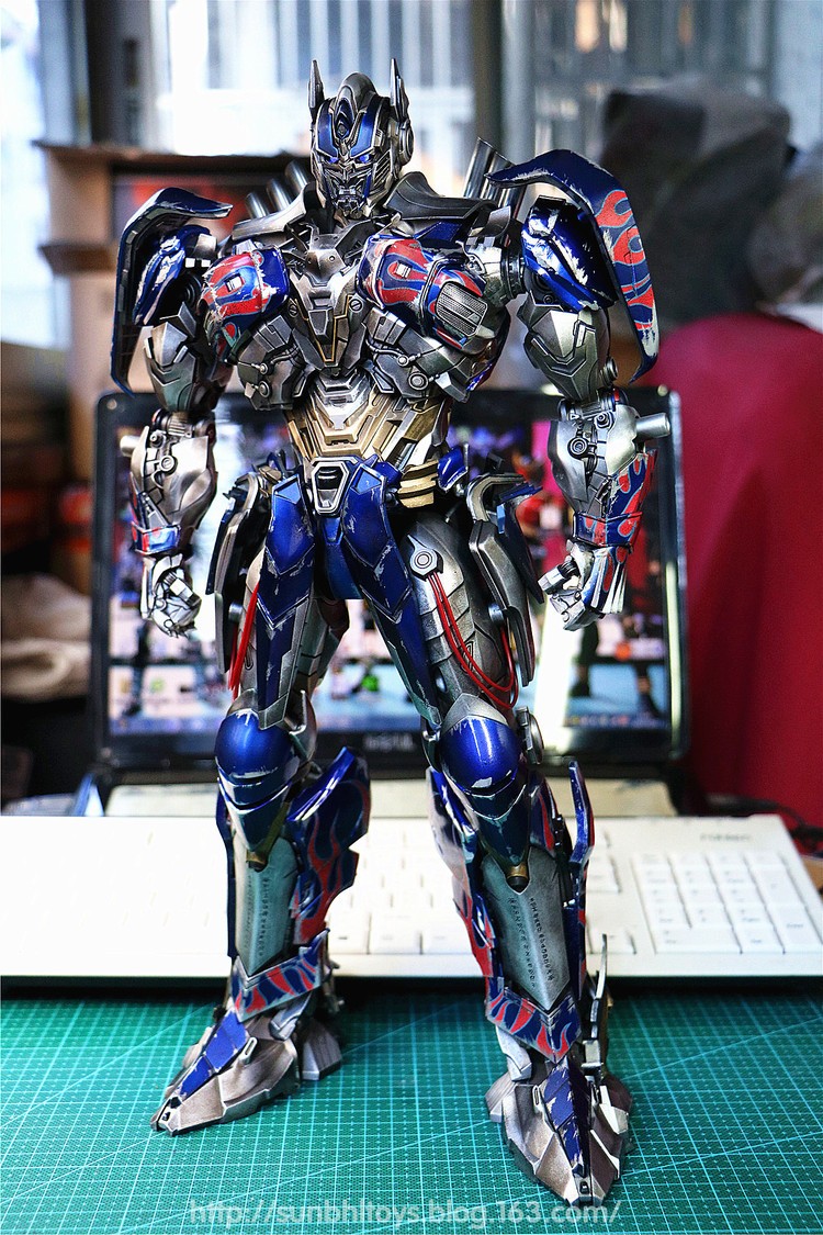 Transformers News: In-Hand Photos of Comicave AoE Optimus Prime Transformers News: In-Hand Photos of Comicave AoE Optimus Prime