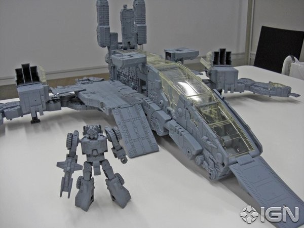 Transformers News: New Images of Titans Return Trypticon Showing Alt Modes, Full-Titl and Titan Master Wipe Out Transformers News: New Images of Titans Return Trypticon Showing Alt Modes, Full-Titl and Titan Master Wipe Out