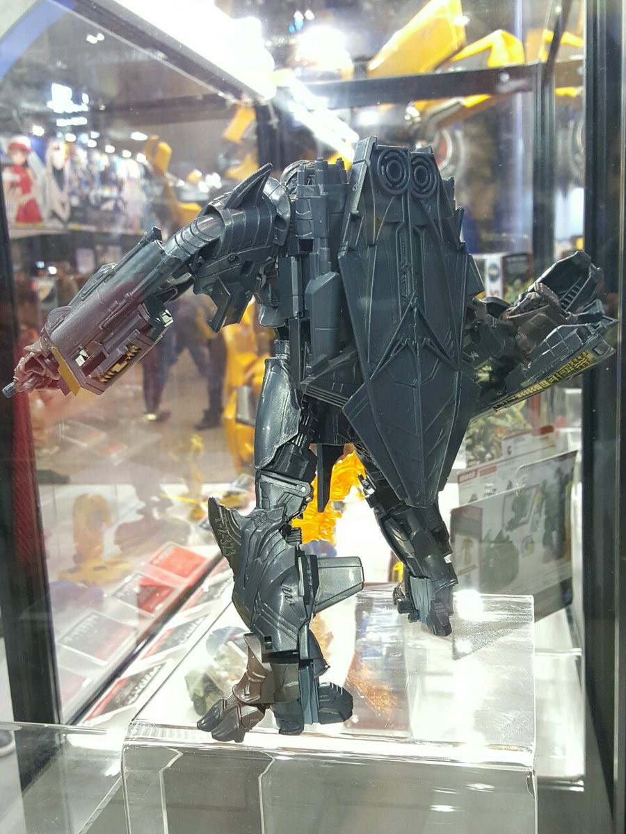 Transformers News: Transformers The Last Knight Leader Megatron Optional Faceplate Feature and More Images