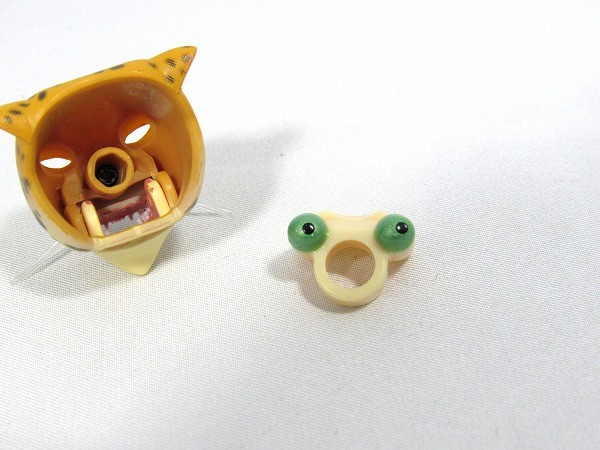 Transformers News: More In-Hand Images of Transformers Masterpiece MP-34 Cheetor, Comparison with MP32 Optimus Primal