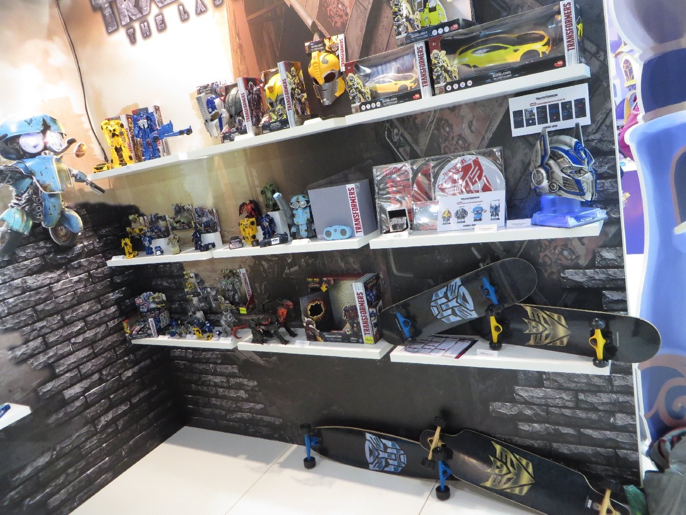 Transformers News: Pictures from the 2017 Australia Toy Fair with Transformers The Last Knight, RID and Titans Return Transformers News: Pictures from the 2017 Australia Toy Fair with Transformers The Last Knight, RID and Titans Return