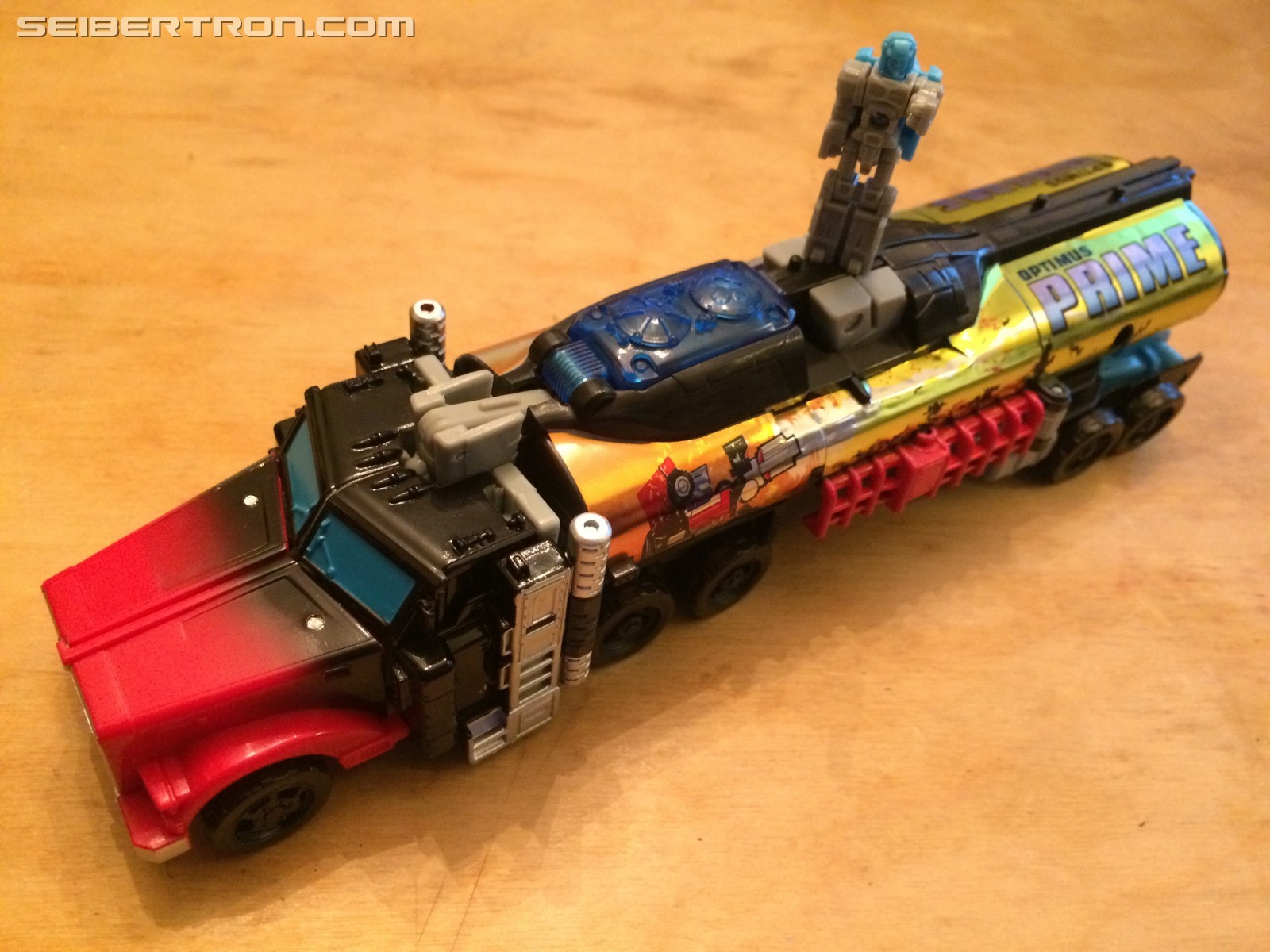 Transformers News: In hand Images of Titans Return Chaos on Velocitron Set with First Look at Titan Masters