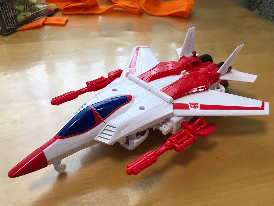 Transformers News: In Hand Images of the New Prowl and Jetfire Figures from the Generations Cyber Battalion Line