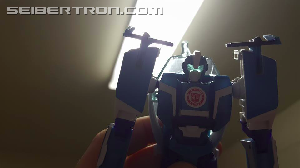 Transformers News: Pictorial Review of Robots in Disguise Warrior Soundwave and Blurr