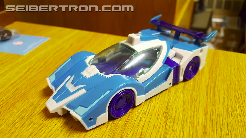 Transformers News: Pictorial Review of Robots in Disguise Warrior Soundwave and Blurr