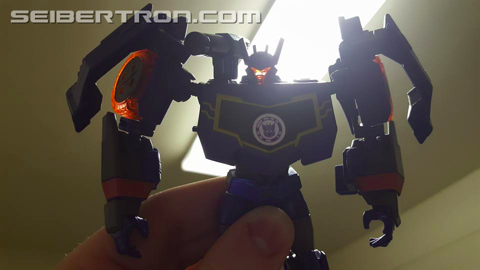 Transformers News: Pictorial Review of Robots in Disguise Warrior Soundwave and Blurr