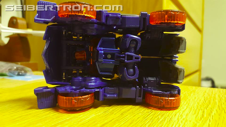 Transformers News: Pictorial Review of Robots in Disguise Warrior Soundwave and Blurr