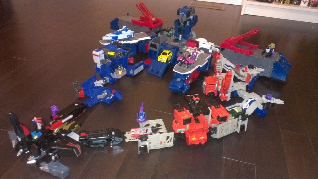 Transformers News: Images of Sky Shadow Connected With Other Titans Return Bases In Different Configurations