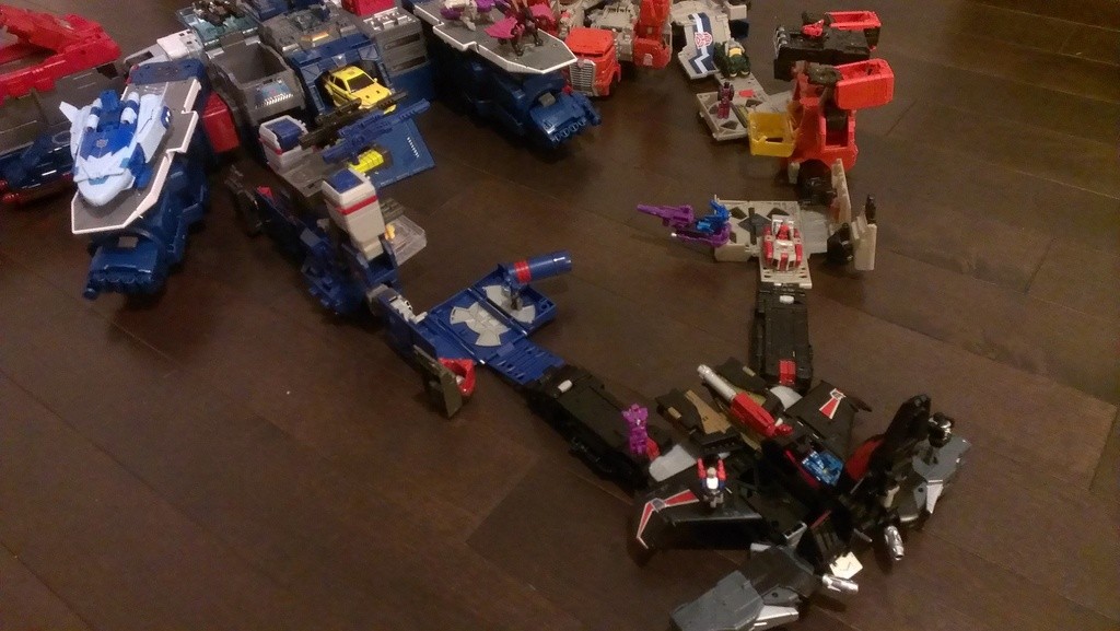 Transformers News: Images of Sky Shadow Connected With Other Titans Return Bases In Different Configurations
