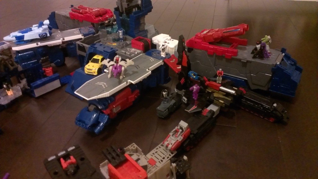 Transformers News: Images of Sky Shadow Connected With Other Titans Return Bases In Different Configurations