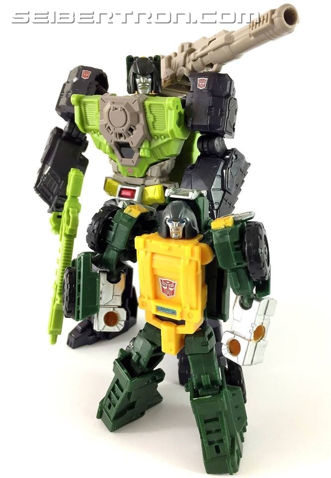 Transformers News: Images of Both Legends and Titanmaster Brawn from Titans Return Interacting Together Transformers News: Images of Both Legends and Titanmaster Brawn from Titans Return Interacting Together