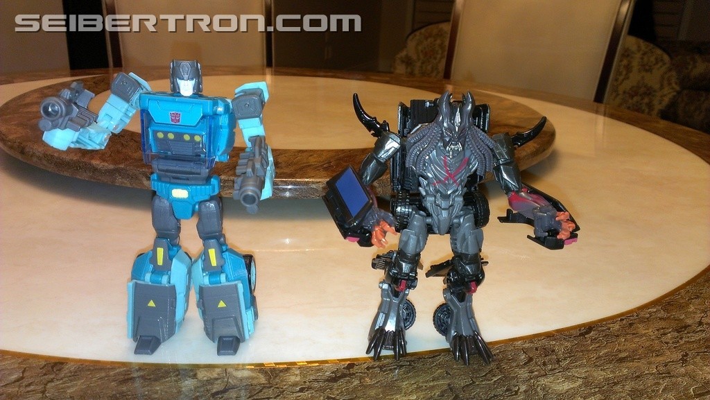 Transformers News: Pictorial Review of Transformers: The Last Knight Deluxe Berserker Transformers News: Pictorial Review of Transformers: The Last Knight Deluxe Berserker