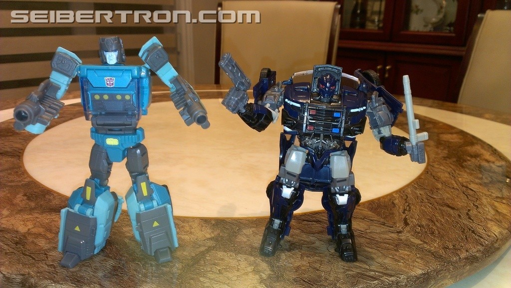 Transformers News: Pictorial Review of Transformers: The Last Knight Deluxe Berserker Transformers News: Pictorial Review of Transformers: The Last Knight Deluxe Berserker