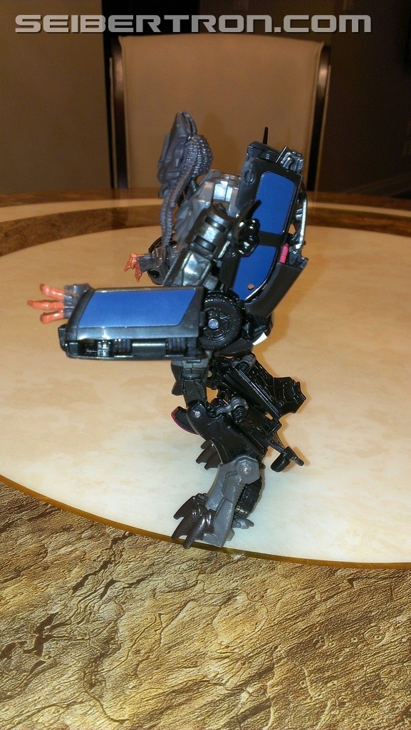 Transformers News: Pictorial Review of Transformers: The Last Knight Deluxe Berserker Transformers News: Pictorial Review of Transformers: The Last Knight Deluxe Berserker