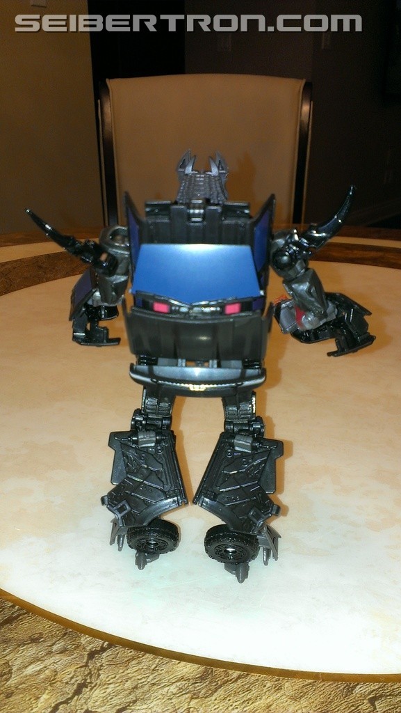 Transformers News: Pictorial Review of Transformers: The Last Knight Deluxe Berserker Transformers News: Pictorial Review of Transformers: The Last Knight Deluxe Berserker