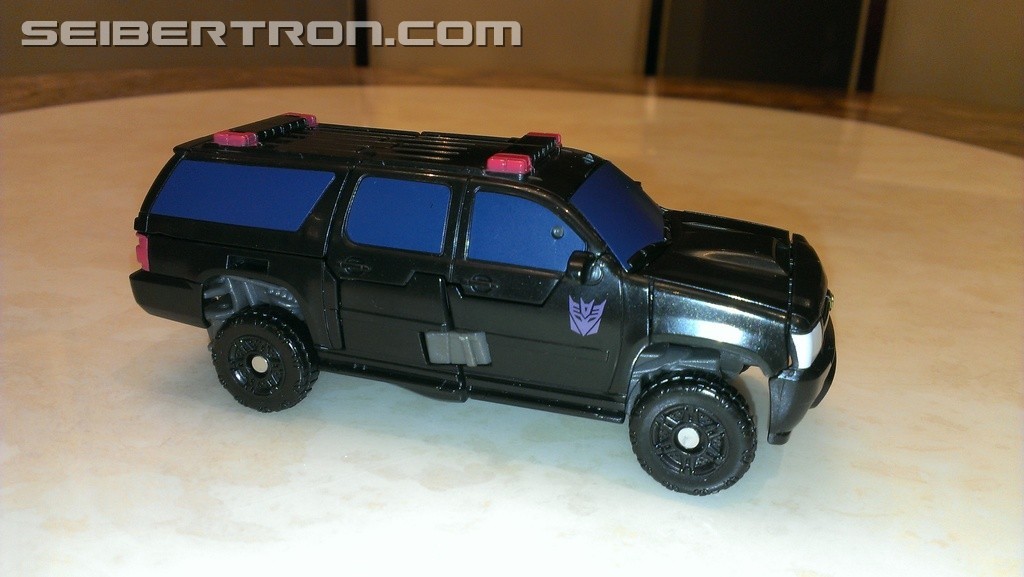 Transformers News: Pictorial Review of Transformers: The Last Knight Deluxe Berserker Transformers News: Pictorial Review of Transformers: The Last Knight Deluxe Berserker