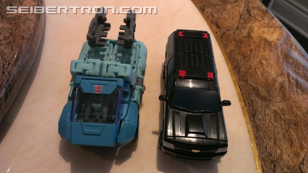 Transformers News: Pictorial Review of Transformers: The Last Knight Deluxe Berserker Transformers News: Pictorial Review of Transformers: The Last Knight Deluxe Berserker