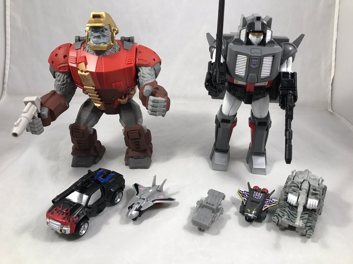 Transformers News: New In-Hand Images of Transformers Subscription Service Double Pretenders Optimus Prime and Megatron