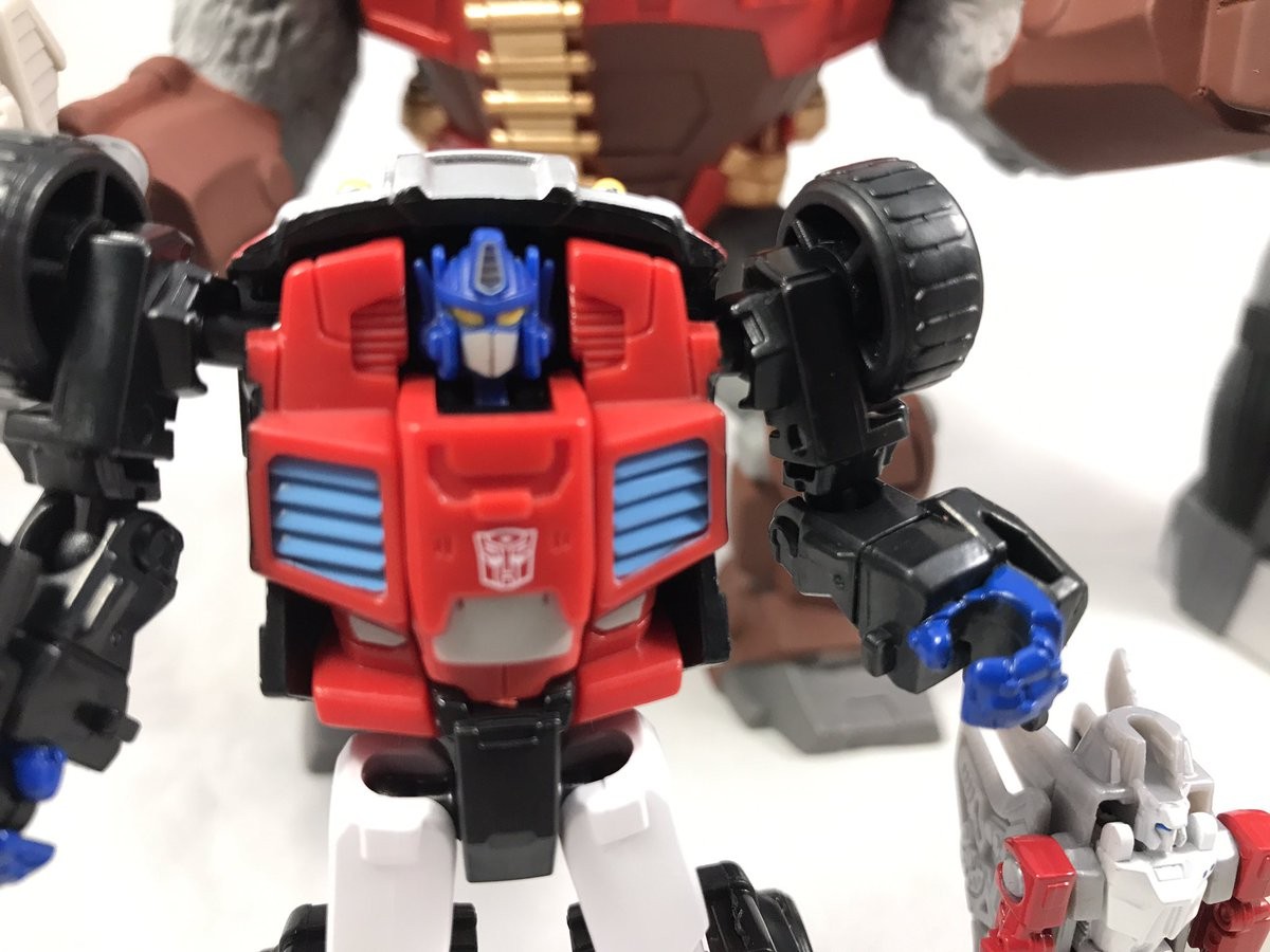 Transformers News: New In-Hand Images of Transformers Subscription Service Double Pretenders Optimus Prime and Megatron