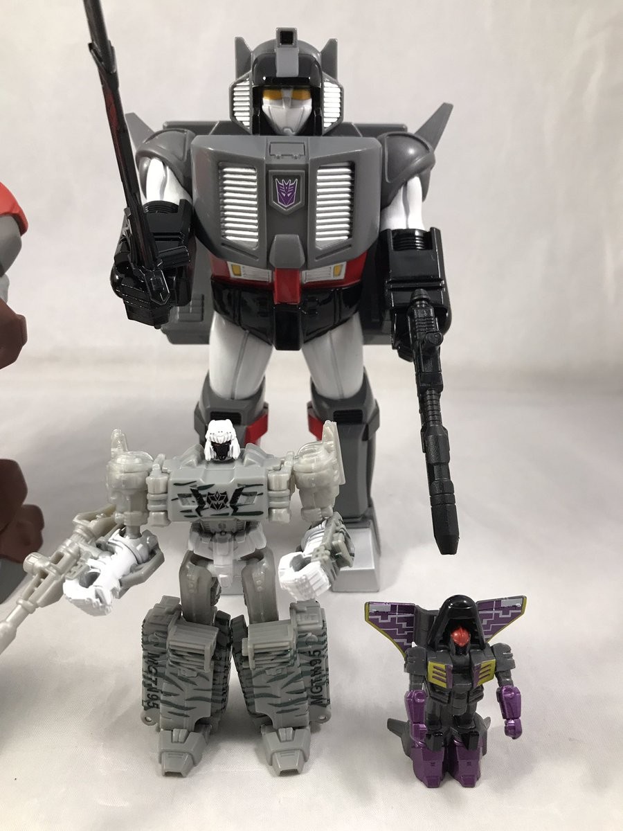 Transformers News: New In-Hand Images of Transformers Subscription Service Double Pretenders Optimus Prime and Megatron